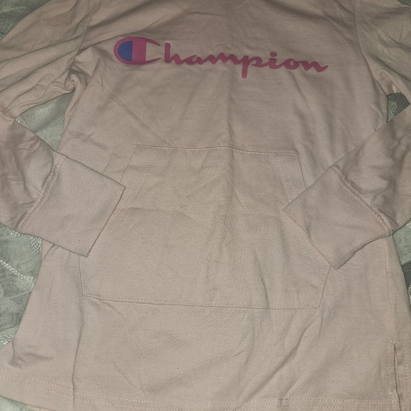 Kids champion hooded long sleeve tee SM. Playground friendly winter cozy casual - Picture 3 of 5